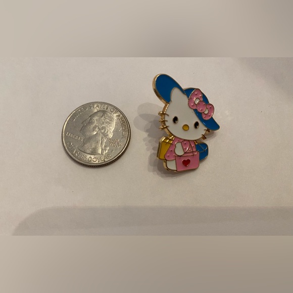 🐱SOLD🩷Hello Kitty Pin. - Picture 2 of 3